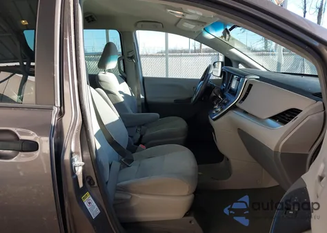 2015 Toyota Sienna L 7 Passenger from USA, damaged, VIN 5TDZK3DC9FS656369